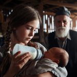 Ich folgte einem barfüßigen Mädchen, das auf meiner Ranch auftauchte… und was ich in einer alten Scheune vorfand, veränderte mein Leben.